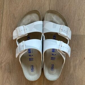 NEVER USED BIRKENSTOCKS